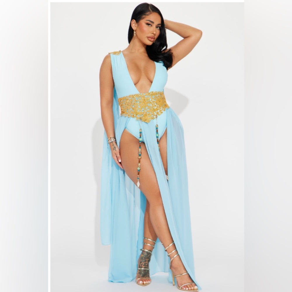Fashion Nova | Dragon 🐉 Queen Elegant Light Blue & Gold One piece